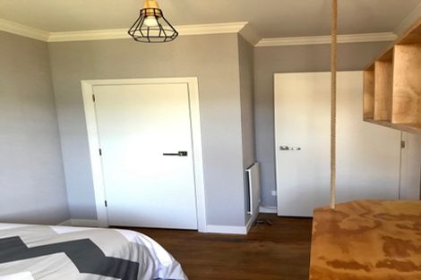 Photo of property in 5 Fitzroy Road, Fitzroy, New Plymouth, 4312