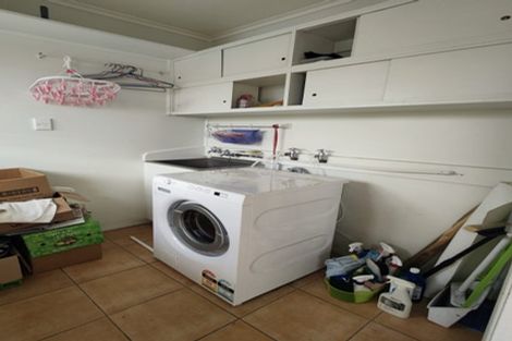 Photo of property in 16 Pelorus Place, Pakuranga, Auckland, 2010