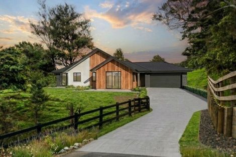 Photo of property in 153 Waikoukou Valley Road, Waimauku, 0882