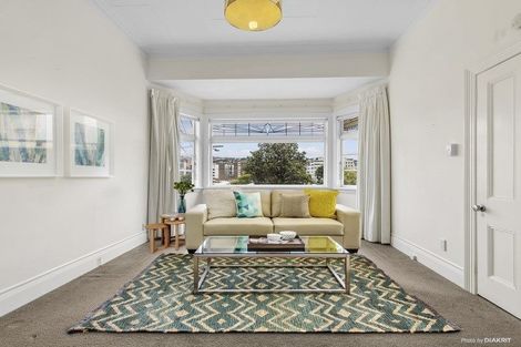 Photo of property in 35 Brougham Street, Mount Victoria, Wellington, 6011