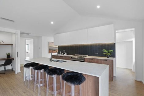 Photo of property in 9 Silverwood Lane, Leamington, Cambridge, 3495