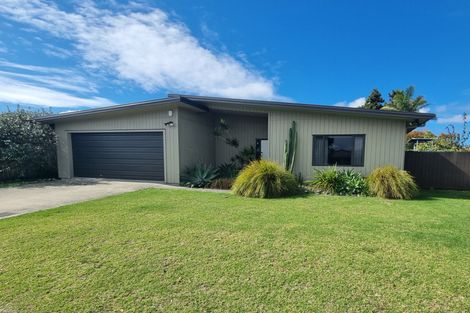 Photo of property in 44 Kupe Drive, Whitianga, 3510