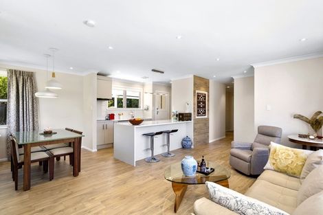 Photo of property in 28 Alwyn Place, Newlands, Wellington, 6037