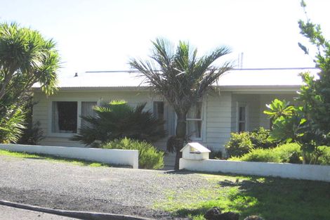 Photo of property in 8 Ocean View Road, Hatfields Beach, Orewa, 0931