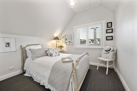 Photo of property in 10 Queens Parade, Devonport, Auckland, 0624