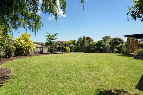 Photo of property in 5 Chilton Drive, Paraparaumu, 5032
