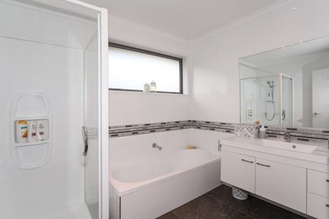 Photo of property in 130 Hillpark Drive, Pokeno, 2402