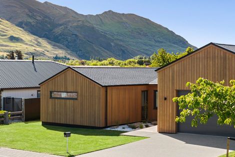 Photo of property in 7 Sapphire Spring Rise, Wanaka, 9305