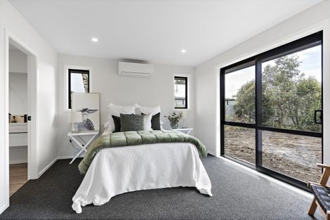 Photo of property in 7 Chisholm Place, Carterton, 5713