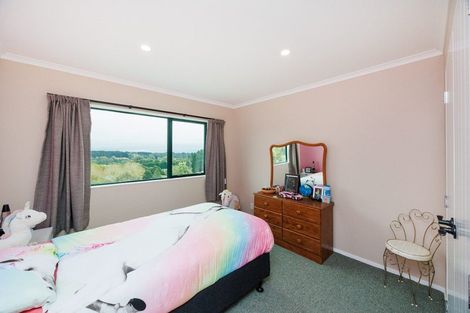 Photo of property in 140 Pacific Drive, Fitzherbert, Palmerston North, 4410