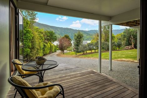 Photo of property in 1716 Queen Charlotte Drive, Linkwater, 7281