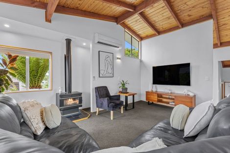 Photo of property in 44 Westpark Drive, West Harbour, Auckland, 0618