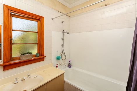 Photo of property in 2/68 Woodleigh Street, Frankleigh Park, New Plymouth, 4310