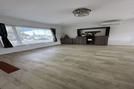 Photo of property in 19 Camelot Place, Glenfield, Auckland, 0629