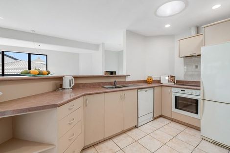 Photo of property in 19 Palmgreen Court, Stanmore Bay, Whangaparaoa, 0932