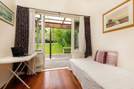 Photo of property in 45 Rock Isle Road, Torbay, Auckland, 0630