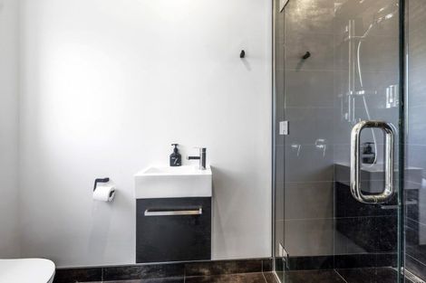 Photo of property in 38 Peregrine Place, Kinloch, Taupo, 3377