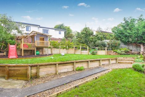 Photo of property in 19 Magdalen Place, West Harbour, Auckland, 0618