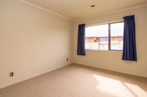 Photo of property in 4 Johnstone Drive, Fitzherbert, Palmerston North, 4410