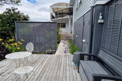Photo of property in 28 Judkins Crescent, Cockle Bay, Auckland, 2014