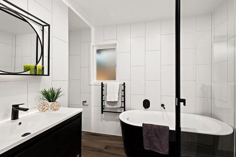 Photo of property in 7 Karamu Street, Te Atatu Peninsula, Auckland, 0610