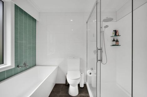 Photo of property in 218 Henwood Road, Paraite, New Plymouth, 4372