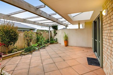 Photo of property in 21a Clemow Road, Fitzroy, New Plymouth, 4312