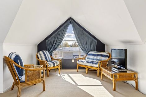 Photo of property in 26 Aubrey Crescent, Rainbow Point, Taupo, 3330