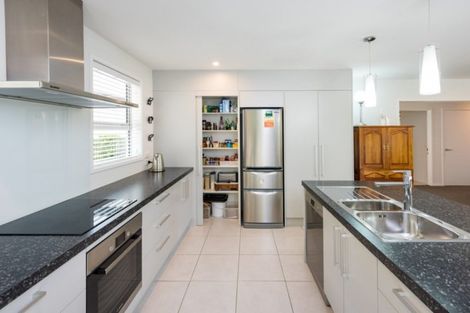 Photo of property in 88 Milton Terrace, Picton, 7220