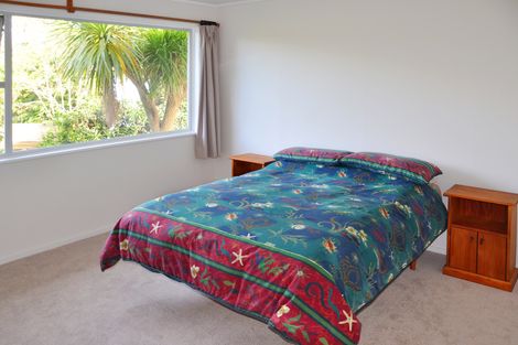 Photo of property in 20 Finlow Drive, Te Atatu South, Auckland, 0610