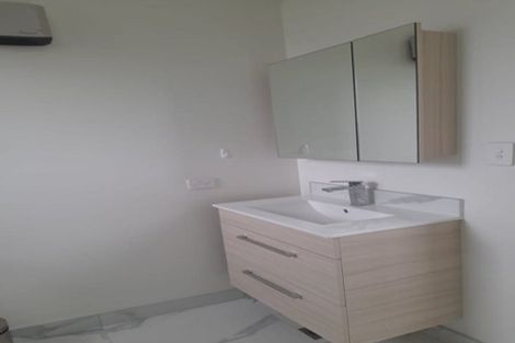 Photo of property in 2/11 Cressy Street, Waterloo, Lower Hutt, 5011