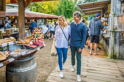 Photo of property in 62 Hauraki Road, Leigh, 0985