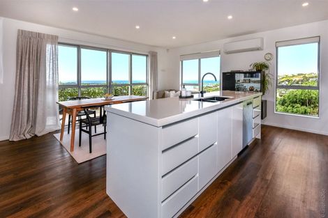 Photo of property in 82 Mount Pleasant Road, Mount Pleasant, Christchurch, 8081