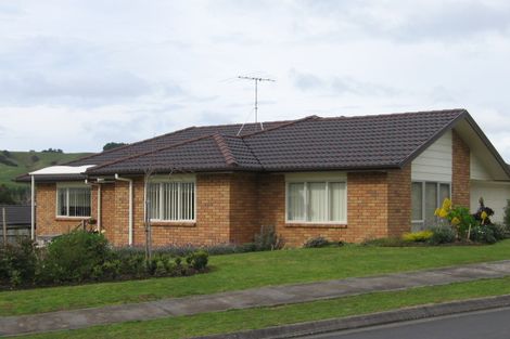 Photo of property in 15 Cabeleigh Drive, Helensville, 0800