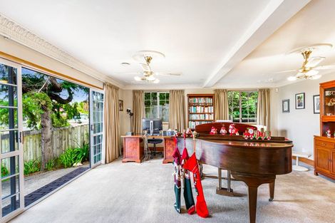 Photo of property in 31 Laingfield Terrace, Laingholm, Auckland, 0604