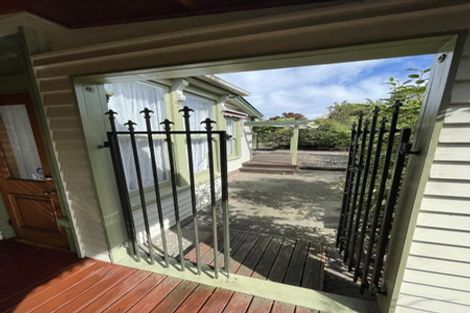 Photo of property in 135 Somerfield Street, Somerfield, Christchurch, 8024