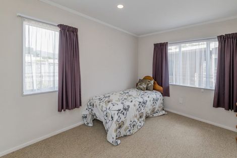 Photo of property in 23 Tobys Way, Waikanae Beach, Waikanae, 5036