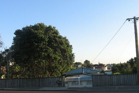 Photo of property in 92 Chivalry Road, Glenfield, Auckland, 0629