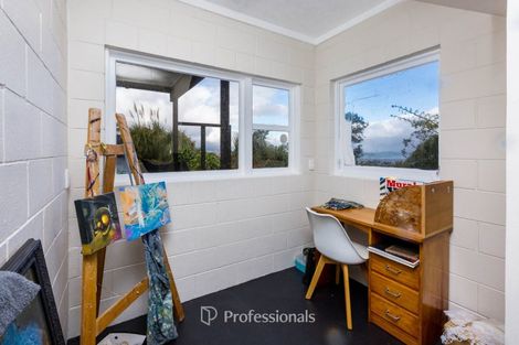 Photo of property in 52 Cypress Drive, Maungaraki, Lower Hutt, 5010