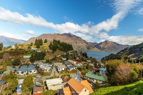 Photo of property in 14 Greenstone Place, Fernhill, Queenstown, 9300