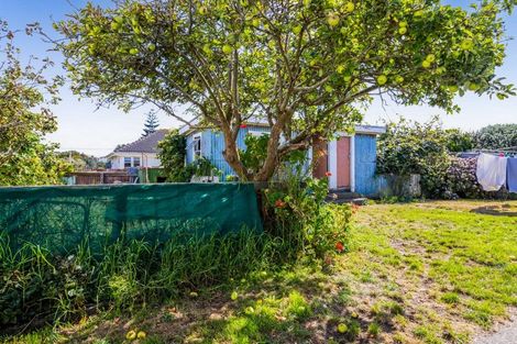 Photo of property in 28 Cambridge Street, Patea, 4520