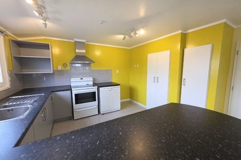 Photo of property in 5 Simcox Street, Otaki Beach, Otaki, 5512