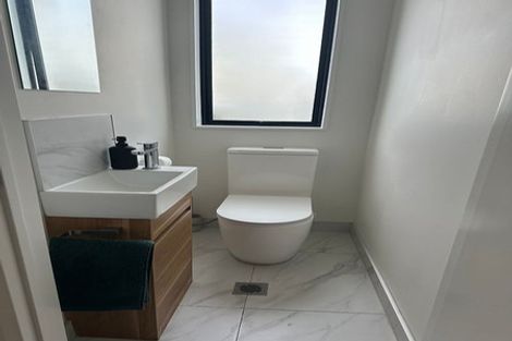 Photo of property in 15 Oki Place, Glenfield, 0629