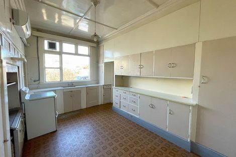 Photo of property in 105 Macandrew Road, South Dunedin, Dunedin, 9012