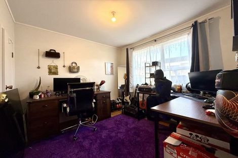 Photo of property in 38 Larissa Avenue, Henderson, Auckland, 0610