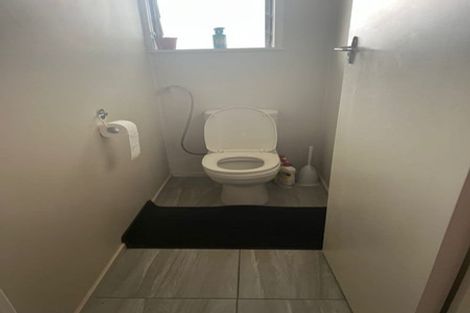 Photo of property in 1/115 Mcleod Road, Te Atatu South, Auckland, 0610