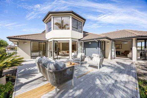 Photo of property in 22 Ballymore Drive, Pinehill, Auckland, 0632