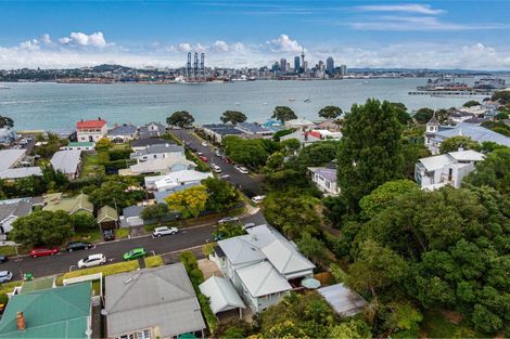 Photo of property in 1 Kapai Road, Devonport, Auckland, 0624