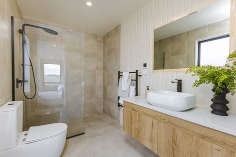 Photo of property in 3 Ridgehill Rise, Flat Bush, Auckland, 2019