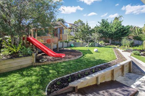 Photo of property in 19 Magdalen Place, West Harbour, Auckland, 0618